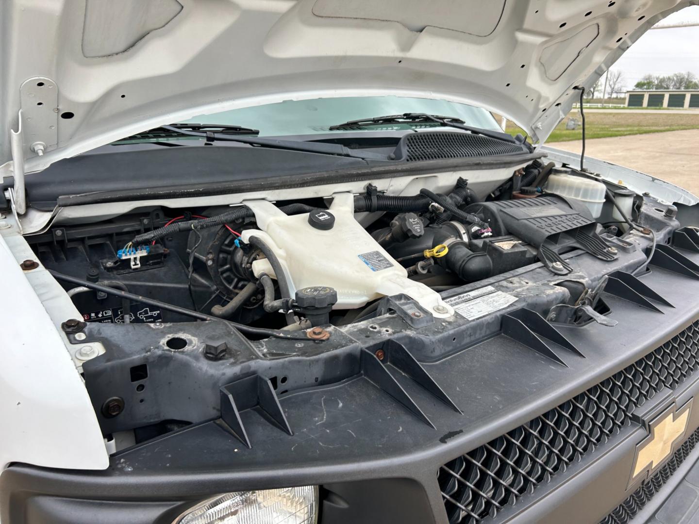 2011 White /Gray Chevrolet Express 2500 Cargo (1GCWGFCB9B1) with an 6.0L V8 DOHC 16V engine, 4-Speed Automatic transmission, located at 17760 Hwy 62, Morris, OK, 74445, (918) 733-4887, 35.609104, -95.877060 - Photo#21